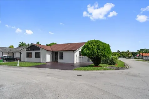 9837 SW 7th Street Miami FL 33174