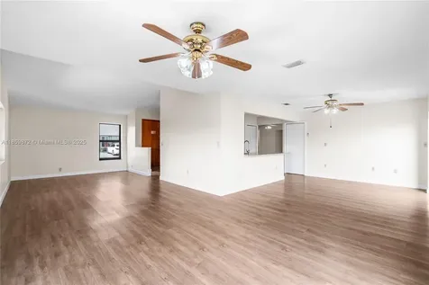 9837 SW 7th Street Miami FL 33174