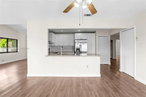 9837 SW 7th Street Miami FL 33174