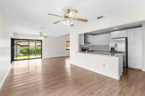 9837 SW 7th Street Miami FL 33174