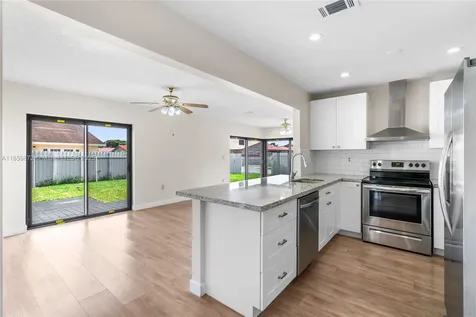 9837 SW 7th Street Miami FL 33174