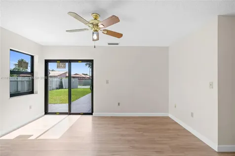 9837 SW 7th Street Miami FL 33174