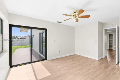 9837 SW 7th Street Miami FL 33174