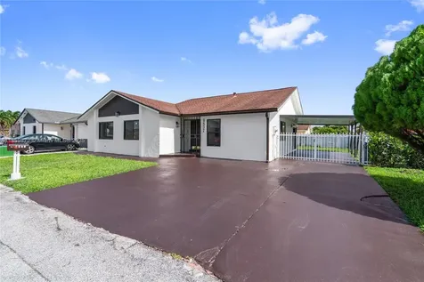 9837 SW 7th Street Miami FL 33174