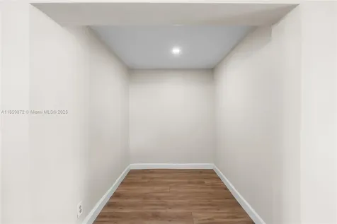 9837 SW 7th Street Miami FL 33174
