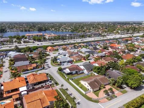 9837 SW 7th Street Miami FL 33174