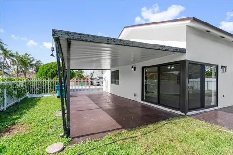 9837 SW 7th Street Miami FL 33174