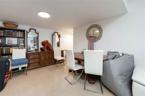 1621 Collins Avenue Miami Beach FL 33139