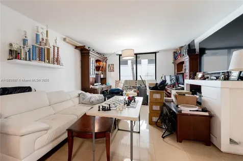 1621 Collins Avenue Miami Beach FL 33139