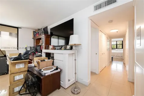 1621 Collins Avenue Miami Beach FL 33139
