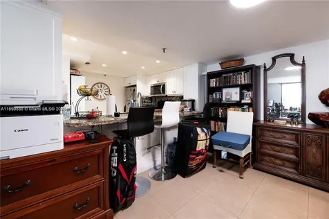 1621 Collins Avenue Miami Beach FL 33139