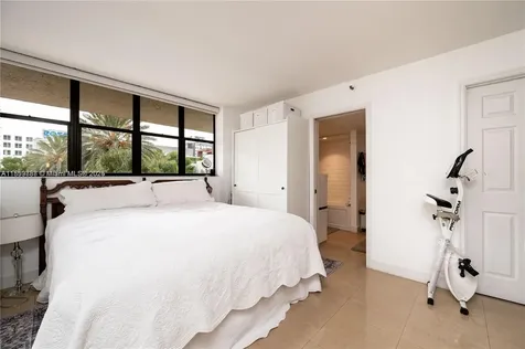 1621 Collins Avenue Miami Beach FL 33139