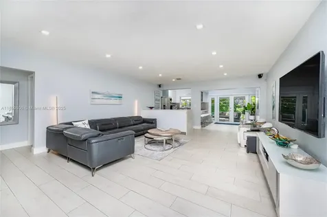 6704 Crooked Palm Terrace Miami Lakes FL 33014