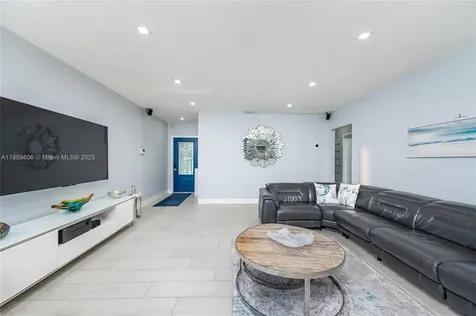 6704 Crooked Palm Terrace Miami Lakes FL 33014