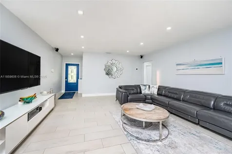 6704 Crooked Palm Terrace Miami Lakes FL 33014