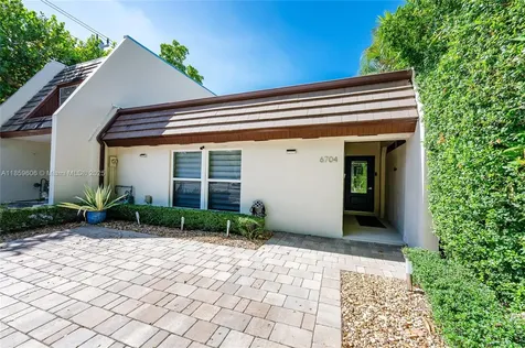 6704 Crooked Palm Terrace Miami Lakes FL 33014