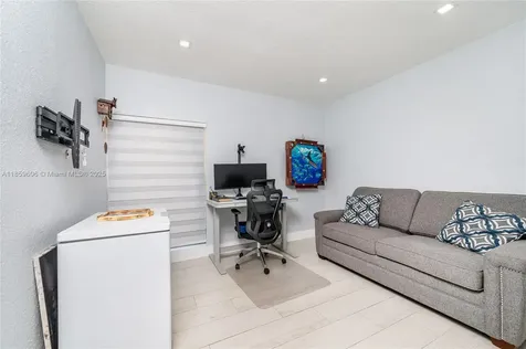 6704 Crooked Palm Terrace Miami Lakes FL 33014
