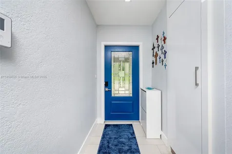 6704 Crooked Palm Terrace Miami Lakes FL 33014