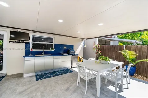 6704 Crooked Palm Terrace Miami Lakes FL 33014