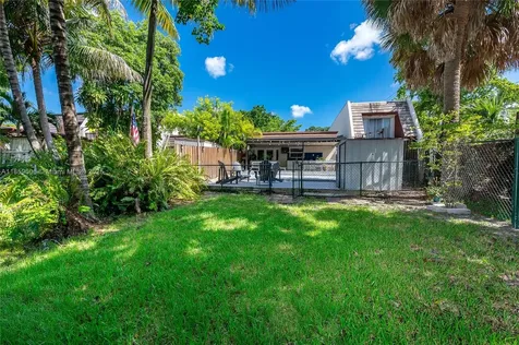 6704 Crooked Palm Terrace Miami Lakes FL 33014