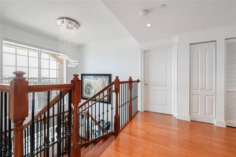 110 Hendricks Isle Fort Lauderdale FL 33301