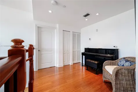 110 Hendricks Isle Fort Lauderdale FL 33301