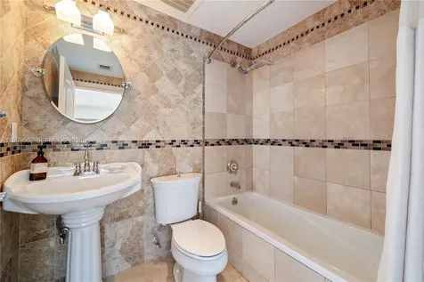 110 Hendricks Isle Fort Lauderdale FL 33301