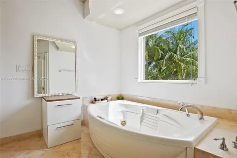 781 Crandon Boulevard Key Biscayne FL 33149