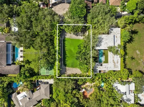 3887 Little Avenue Miami FL 33133