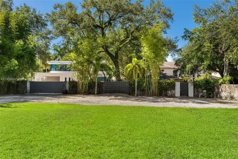 3887 Little Avenue Miami FL 33133