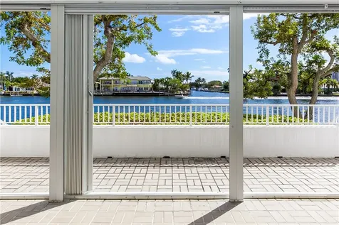 3887 Little Avenue Miami FL 33133
