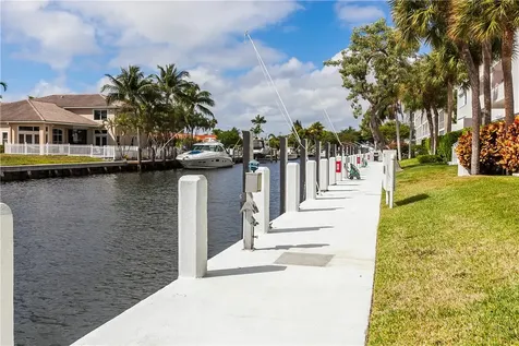 3887 Little Avenue Miami FL 33133