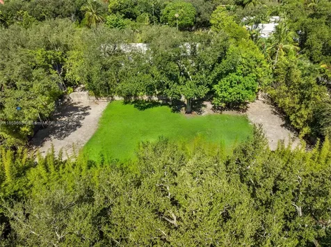 3887 Little Avenue Miami FL 33133