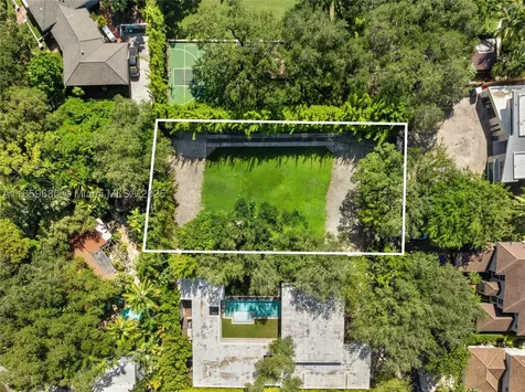3887 Little Avenue Miami FL 33133