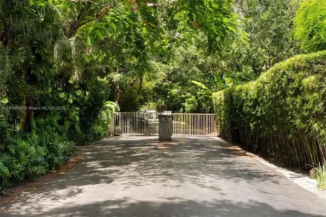 3887 Little Avenue Miami FL 33133