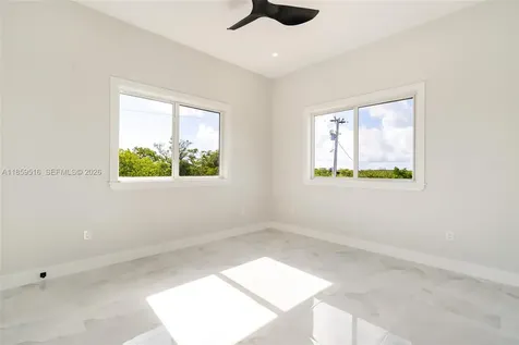 862 Cardinal Lane Key Largo FL 33037