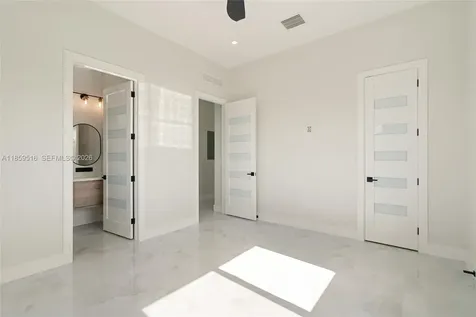862 Cardinal Lane Key Largo FL 33037