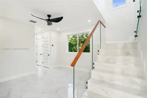 862 Cardinal Lane Key Largo FL 33037