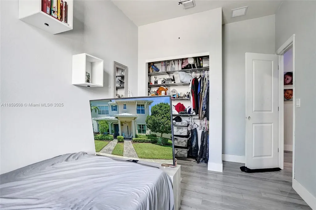 4046 Long Leaf Lane Hollywood FL 33021