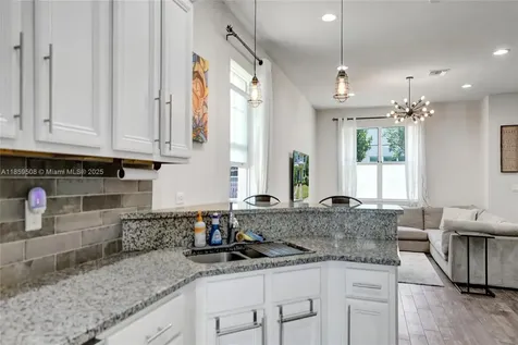 4046 Long Leaf Lane Hollywood FL 33021