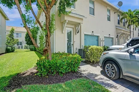 4046 Long Leaf Lane Hollywood FL 33021