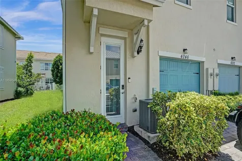 4046 Long Leaf Lane Hollywood FL 33021