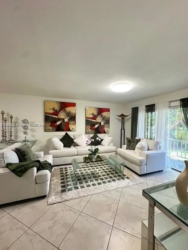 17901 NW 68th Avenue Hialeah FL 33015