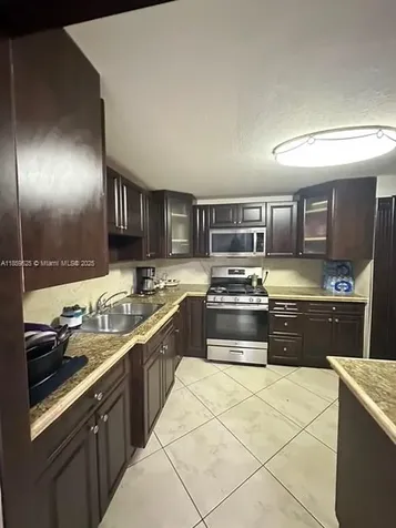 17901 NW 68th Avenue Hialeah FL 33015