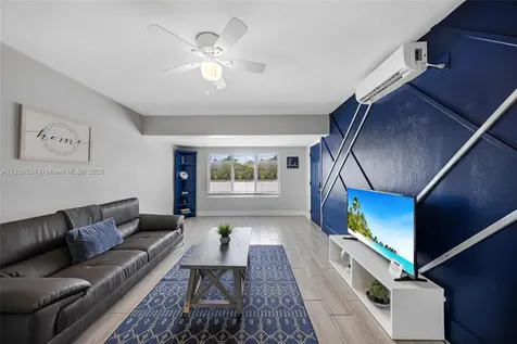 817 SW 12th Street Fort Lauderdale FL 33315