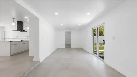 1611 NE 40th Place Oakland Park FL 33334