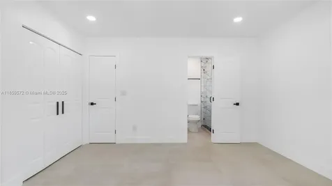 1611 NE 40th Place Oakland Park FL 33334