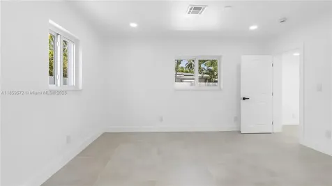 1611 NE 40th Place Oakland Park FL 33334