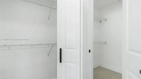 1611 NE 40th Place Oakland Park FL 33334