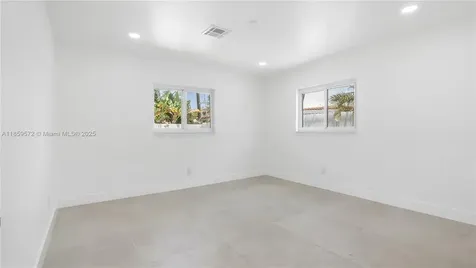 1611 NE 40th Place Oakland Park FL 33334